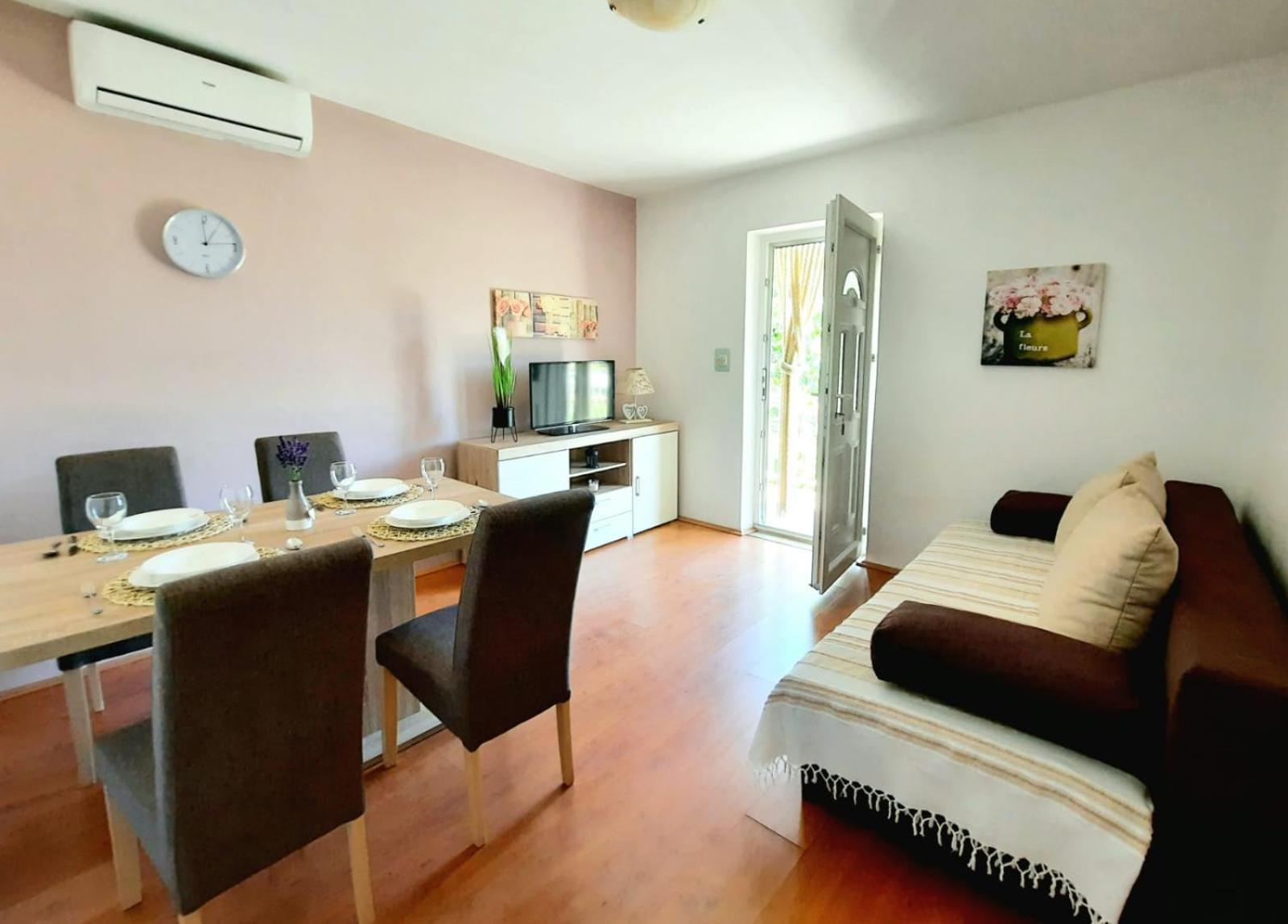 Apartments Mirjana Sukosan Room photo